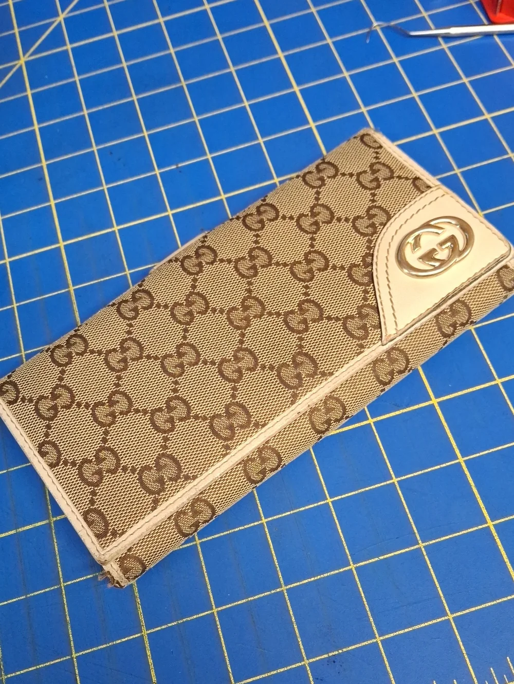 Gucci Cream Brown GG Signature Continental Wallet Gold Logo